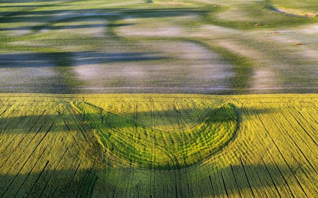 A Karcsa-táji vízrendszer. Valaha a Csallóköz határainak folyóit kötötte össze. Délen Süly és Felbár között eredt a Cseles folyóból, hogy a Karcsák területén szétágazzon kisebb vizek hálózatára, majd északon Tejed környékén ismét egyesüljön és a Csalló folyóba torkolljon.