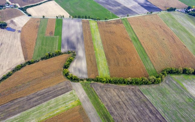 Barcs - a háttérben János dombja (Etrekarcsa, Nagylúcs)
