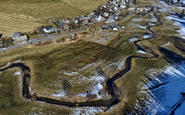 A Fekete-erdőben eredő Breg-patakot tartják a Duna forrásának. Furtwangen im Schwarzwald, Németország