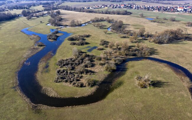 Az Ipoly folyó szabályozatlan szakaszának ártere és annak csodálatos kanyarulatai Tesmagnál, Ipolyság mellett.